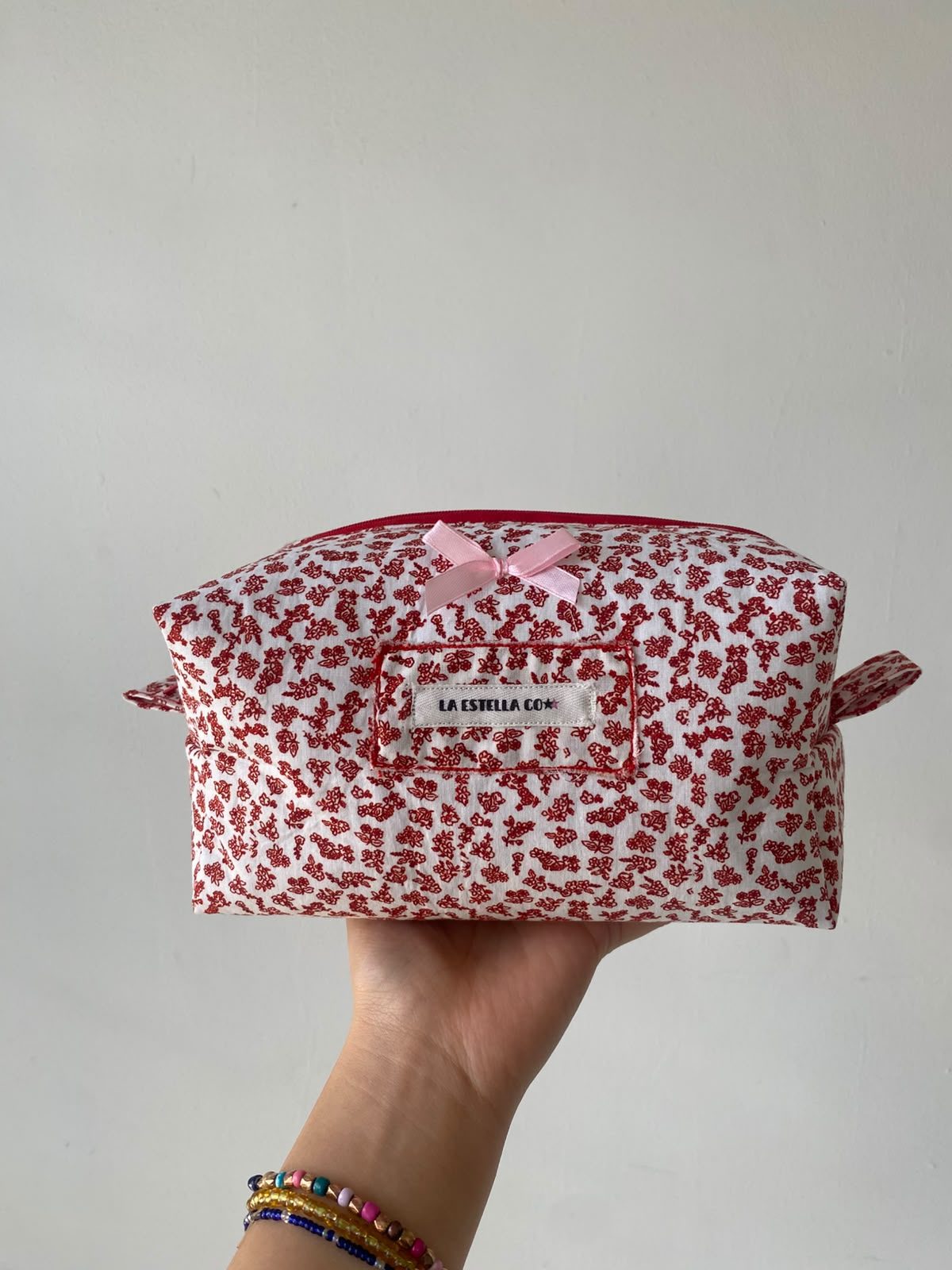 Scarlett Red — bolso tipo neceser acolchado de La Estella Co
