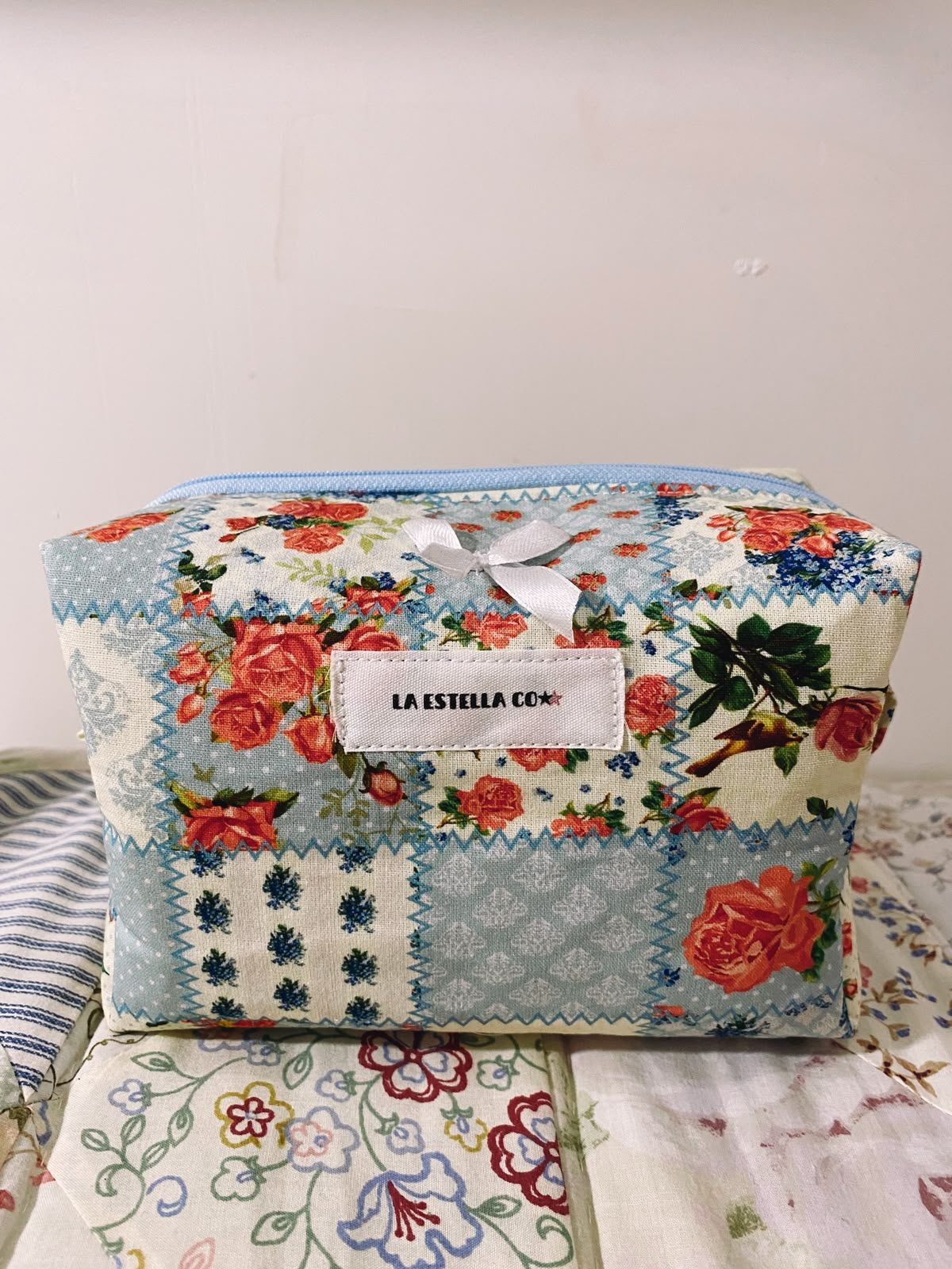 Vintage Rose — bolso tipo neceser acolchado de La Estella Co